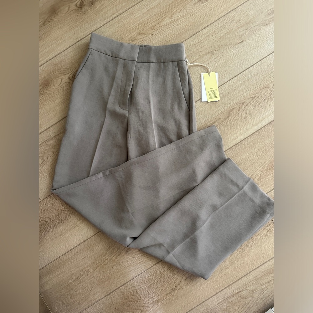 Aritzia Wilfred Limitless Pant in Modern Taupe